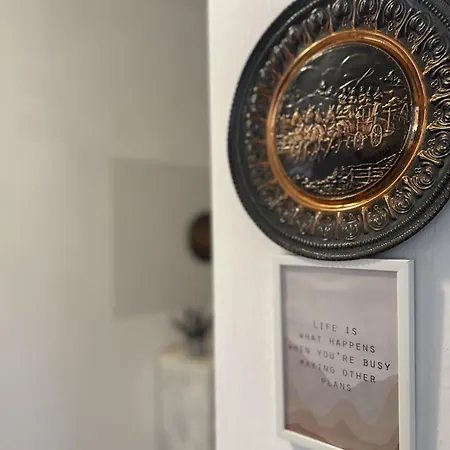 A Due Passi Dal Mare Seppia