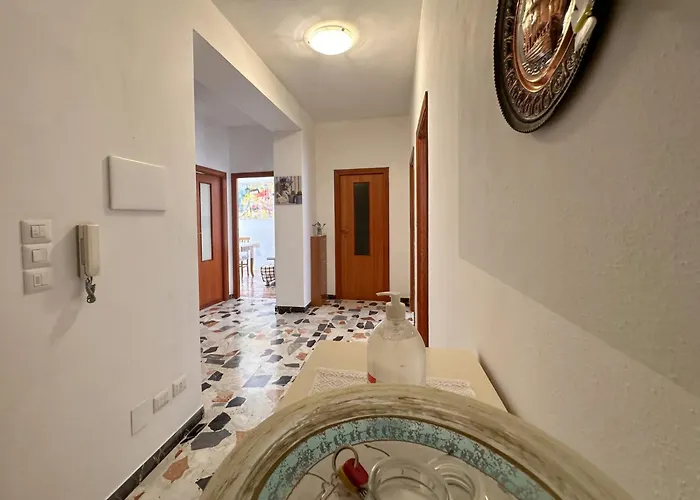 A Due Passi Dal Mare Seppia * ألغيرو