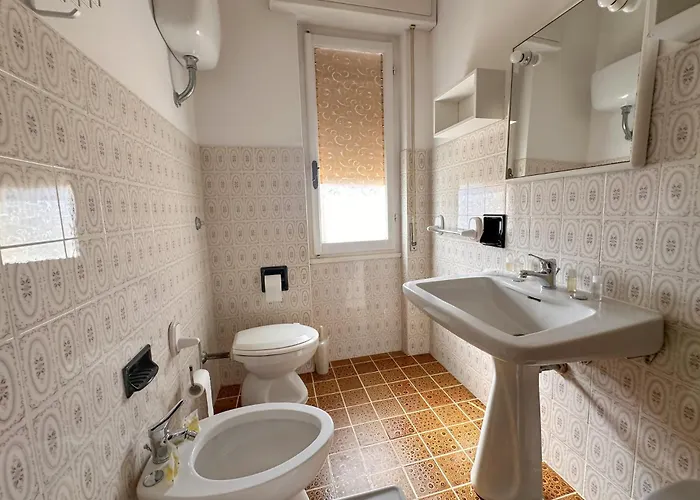 A Due Passi Dal Mare Seppia * ألغيرو