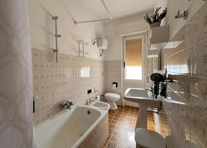 A Due Passi Dal Mare Seppia * ألغيرو